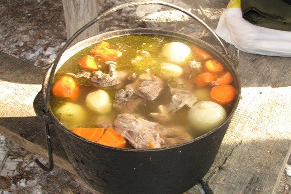 Шурпа из свинины на костре